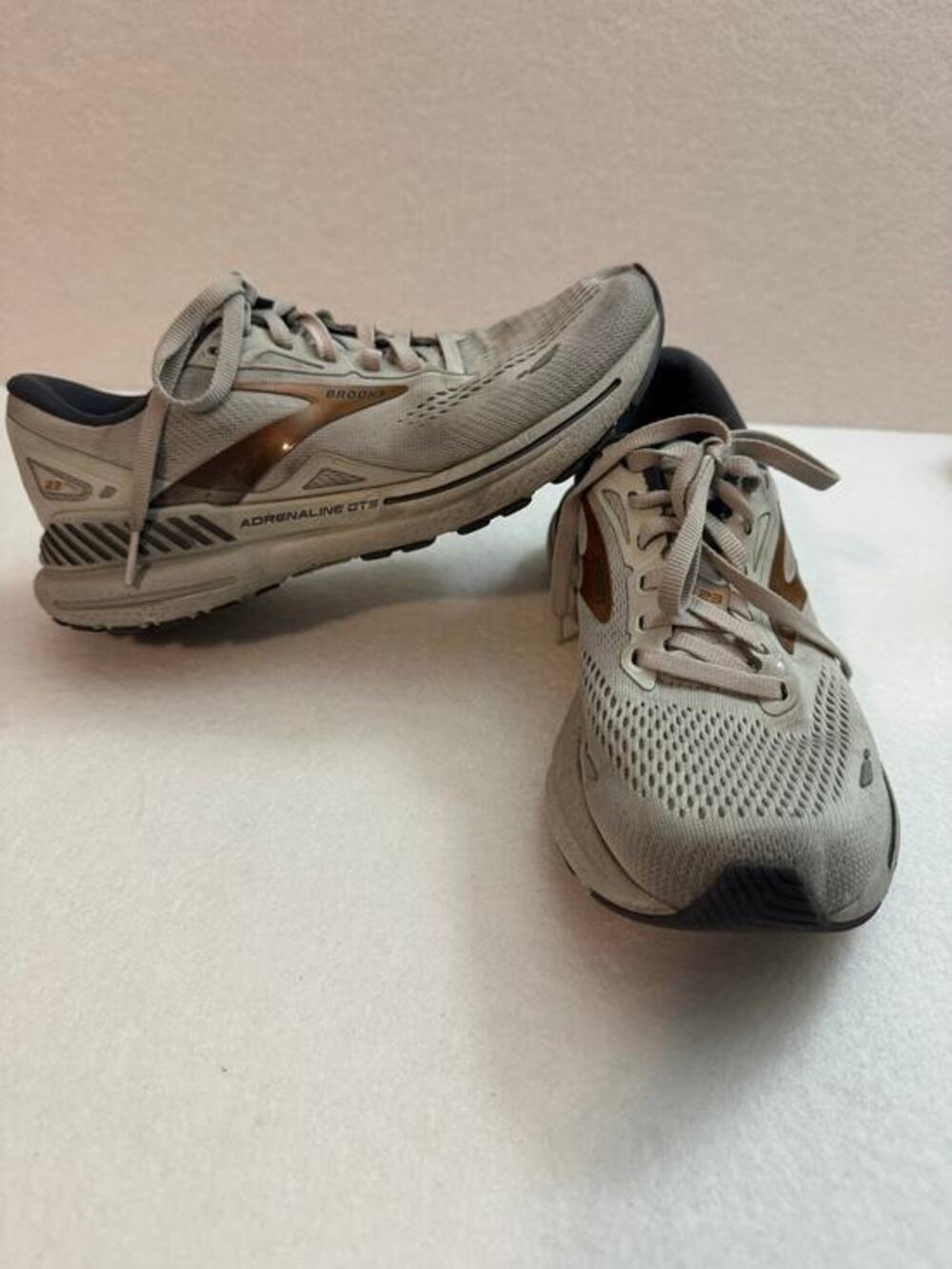 Brooks Women's Adrenaline GTS 23 Running Shoes Mercury Copper Ebony 7.5B EU38.5